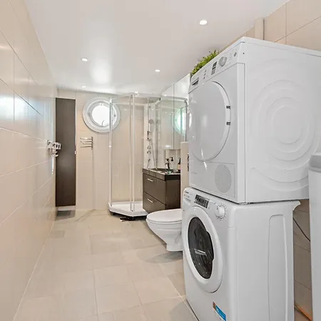 Cozy Private In Apartment, Perfect For 1 Or 2 Guests *